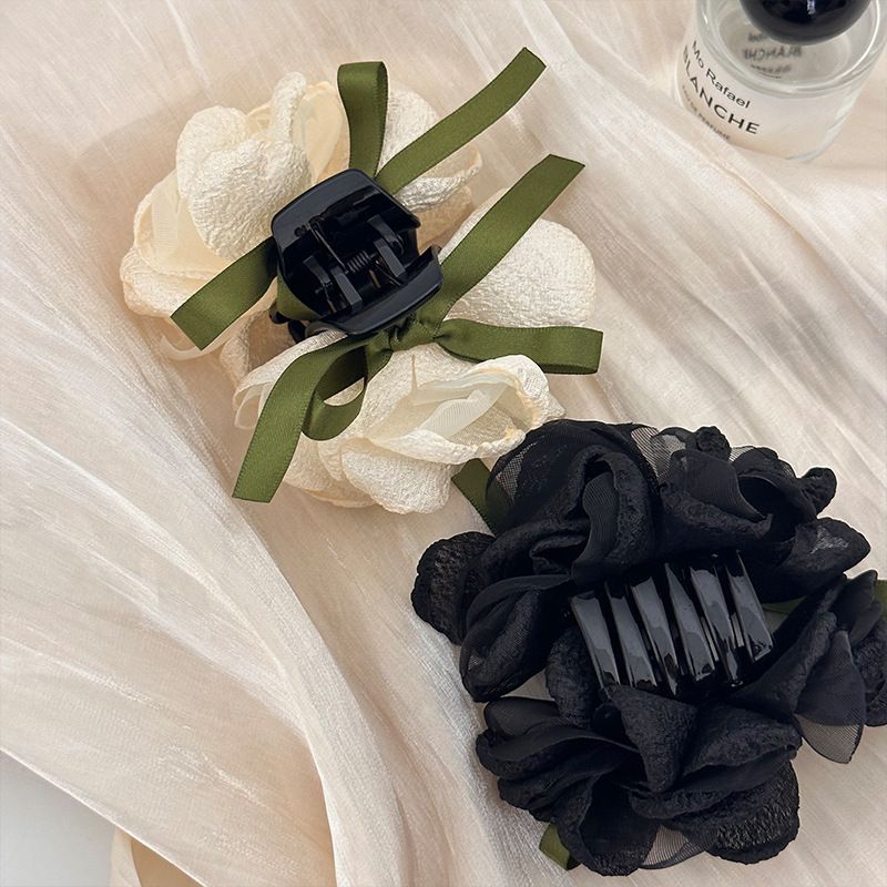 Women's Simple Style Classic Style Flower Cloth Braid Hair Claws
