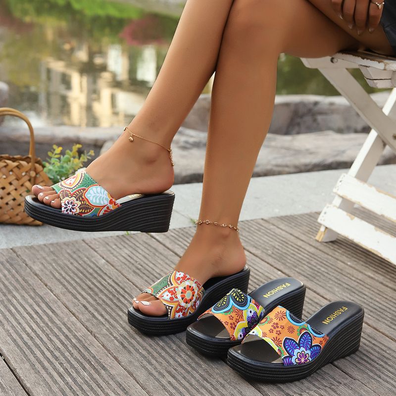 Women's Casual Ethnic Style Floral Round Toe Wedge Slippers