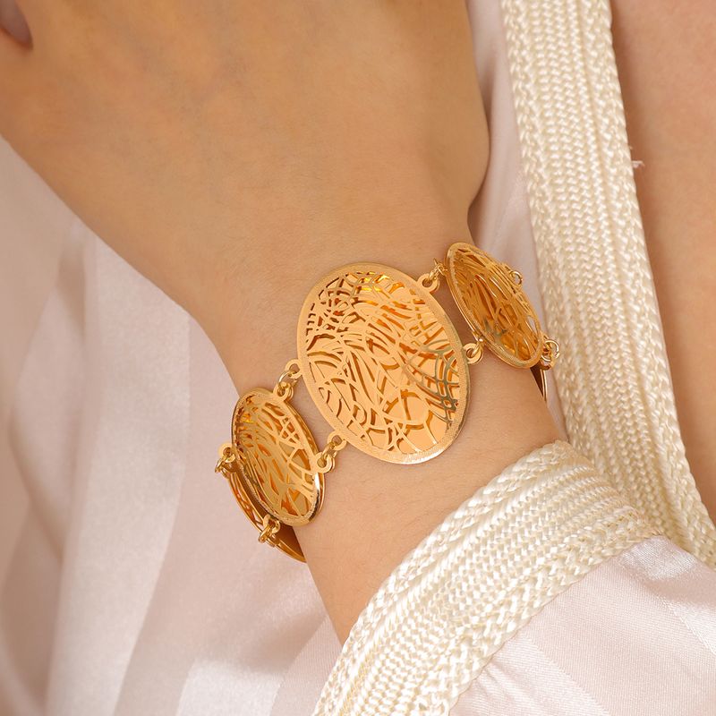 Großhandel Elegant Braut Klassischer Stil Geometrisch Einfarbig Kupfer 18 Karat Vergoldet Armbänder