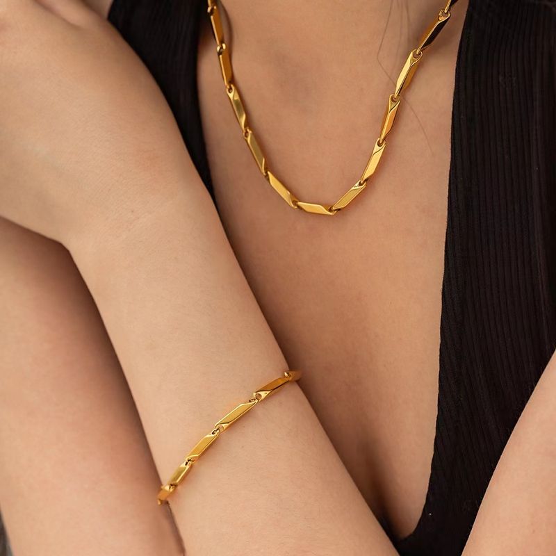 304 Stainless Steel 18K Gold Plated Basic Modern Style Classic Style Geometric Argyle Bracelets Necklace