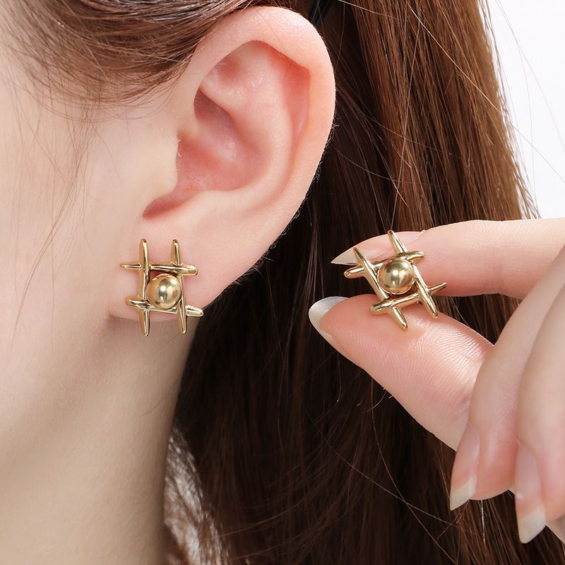 1 Par Básico Estilo Moderno Estilo Clásico Ronda Color Sólido Acero Inoxidable 304 Chapados en oro de 18k Pendientes