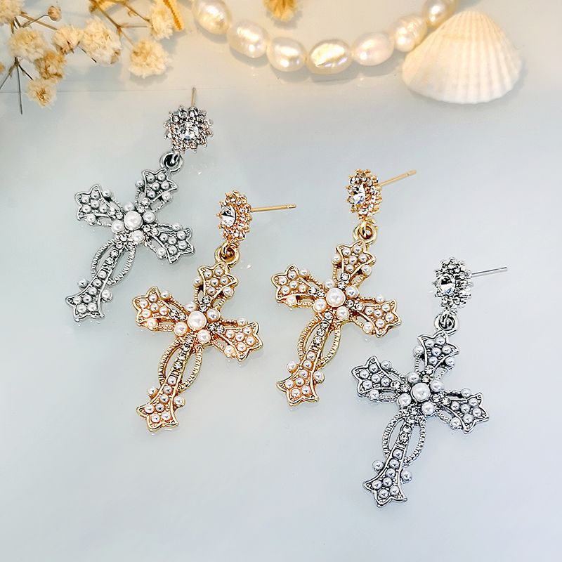 1 Pair Classical Baroque Style Cross Hollow Out Inlay Alloy Artificial Rhinestones Artificial Diamond Drop Earrings