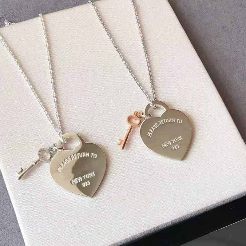 Streetwear Heart Shape Key Titanium Steel Pendant Necklace