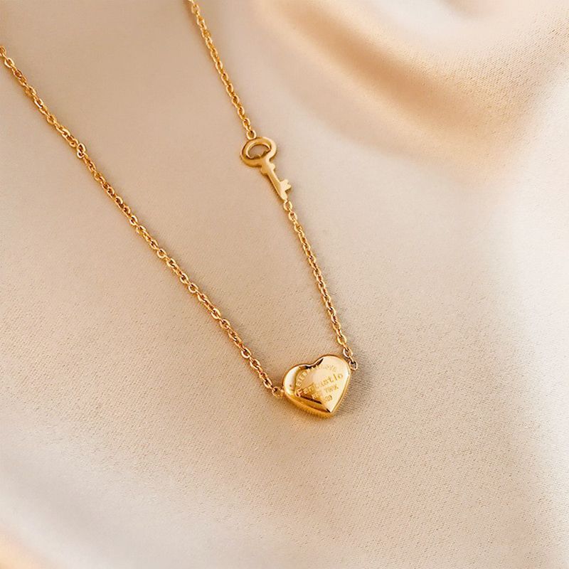 Casual Elegant Modern Style Heart Shape Key Titanium Steel Plating 18k Gold Plated Pendant Necklace