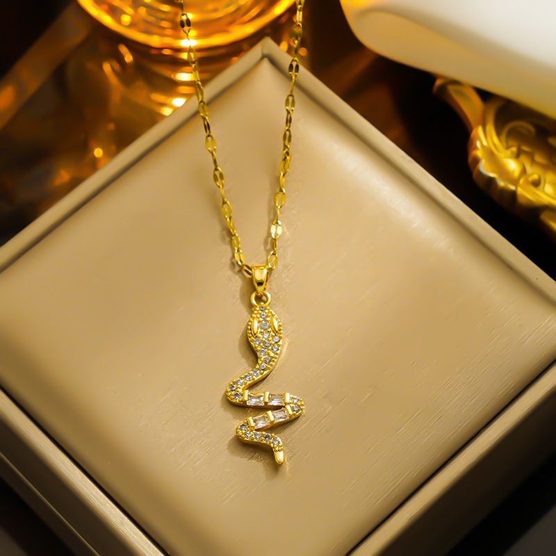 304 Stainless Steel Copper 18K Gold Plated Casual Simple Style Snake Zircon Pendant Necklace