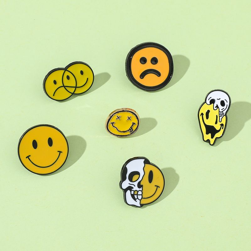 Novelty Smiley Face Emoji Face Skull Alloy Enamel Unisex Brooches