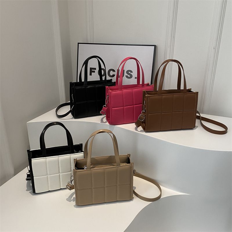 Frau Pu-leder Einfarbig Klassischer Stil Quadrat Reißverschluss Handtasche
