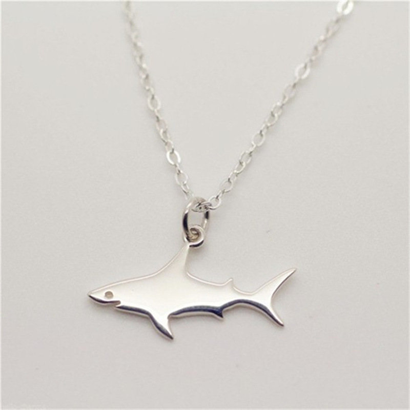 Fashion White Shark Necklace Simple Alloy Animal Clavicle Chain display picture 2