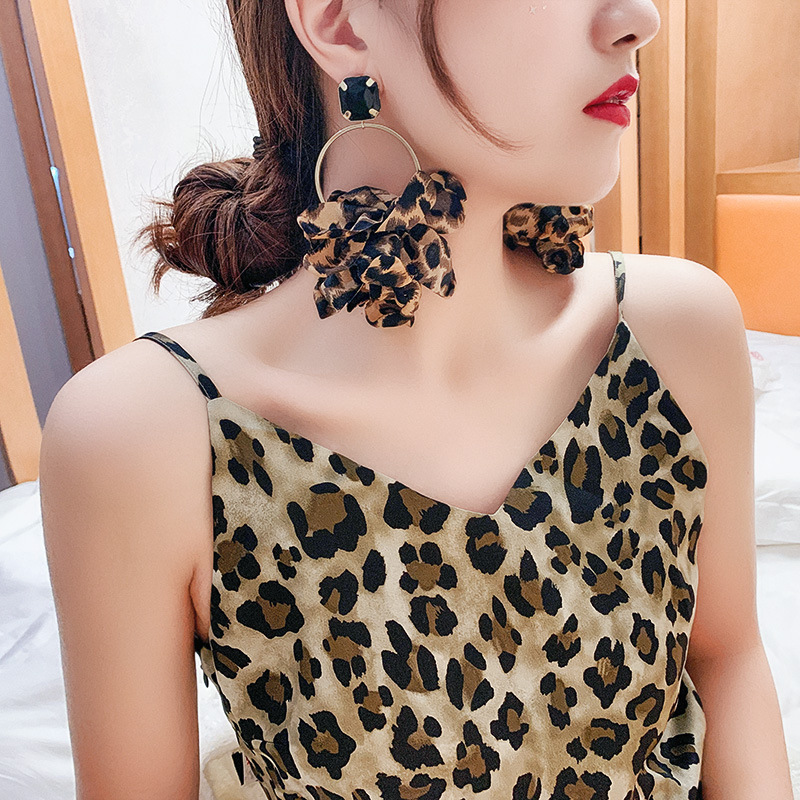 925 Silver Needle Leopard Print Earrings Exaggerated Big Earrings Fabric Earrings display picture 7