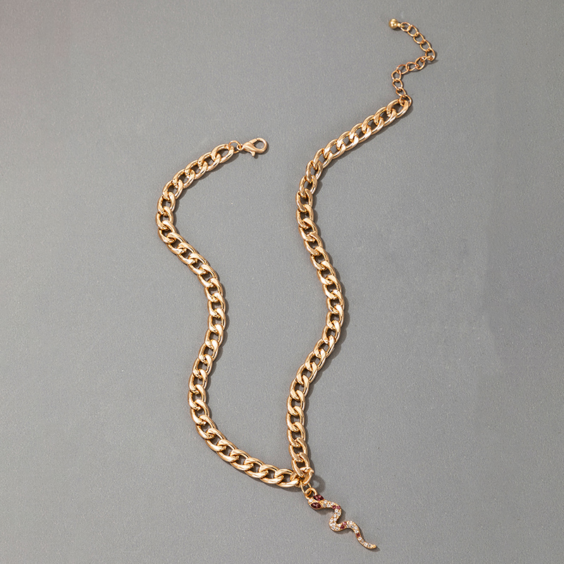 Diamond Snake-shaped Pendant Necklace display picture 3