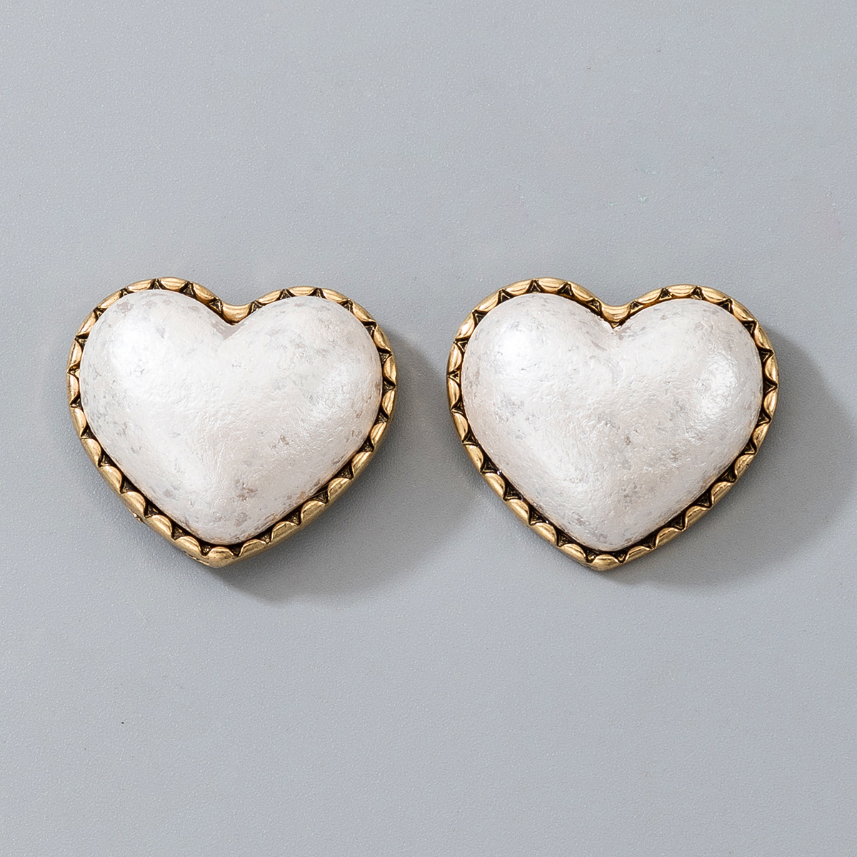 Retro Exquisite White Opal Heart Earrings display picture 4