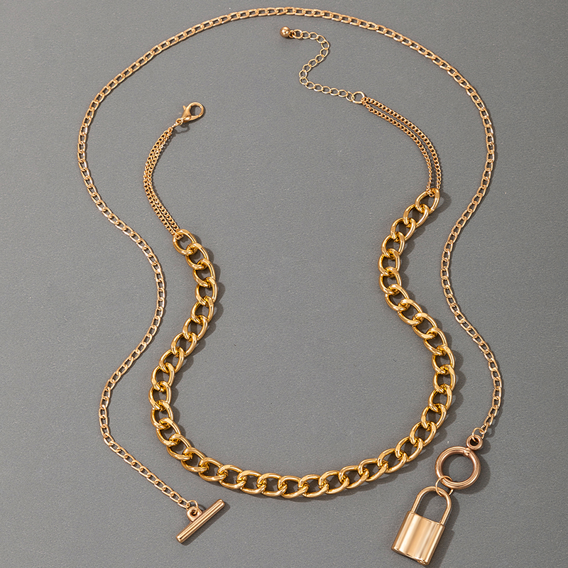 Retro Double-layer Gold Lock Necklace display picture 3