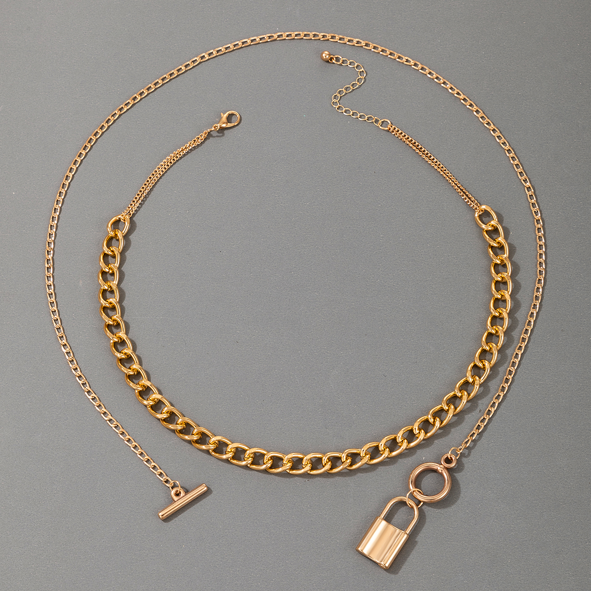 Retro Double-layer Gold Lock Necklace display picture 4