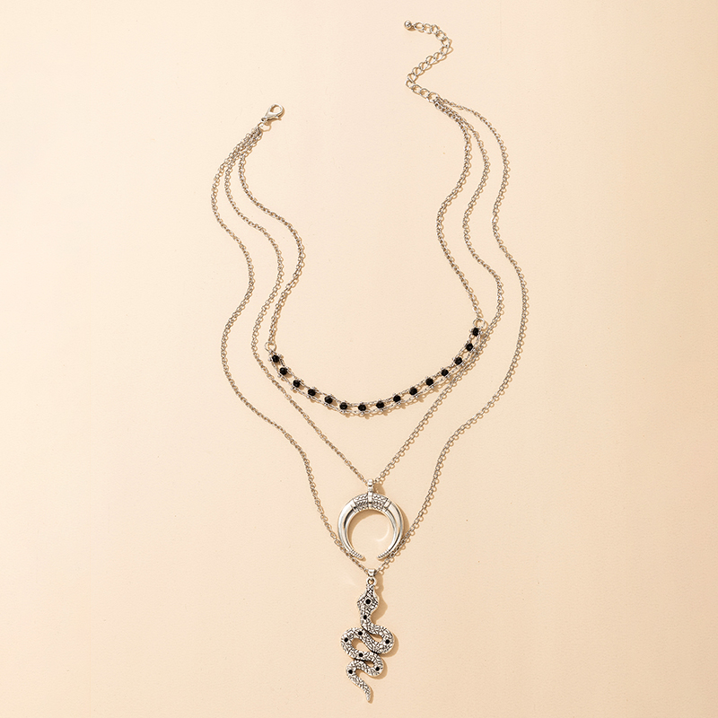 Fashion Retro Crescent Snake-shaped Diamond Pendant Retro Necklace display picture 2