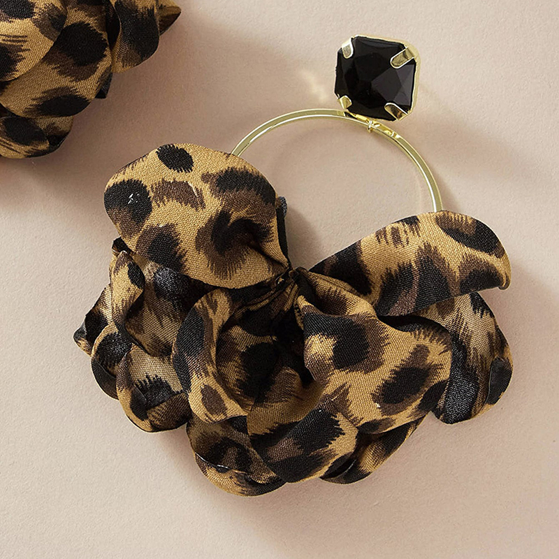 Retro Leopard Print Fabric Circle Fan-shaped Cloth Earrings display picture 3
