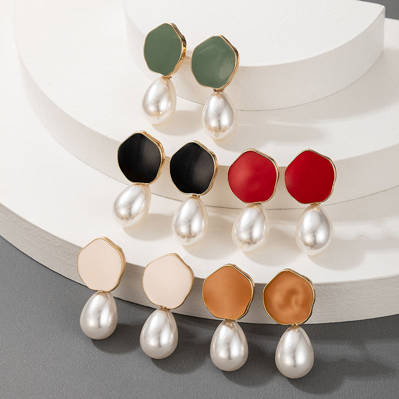 Drop Oil Imitation Pearl Earrings display picture 1