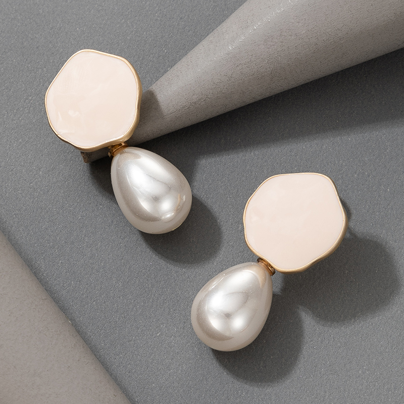 Drop Oil Imitation Pearl Earrings display picture 8