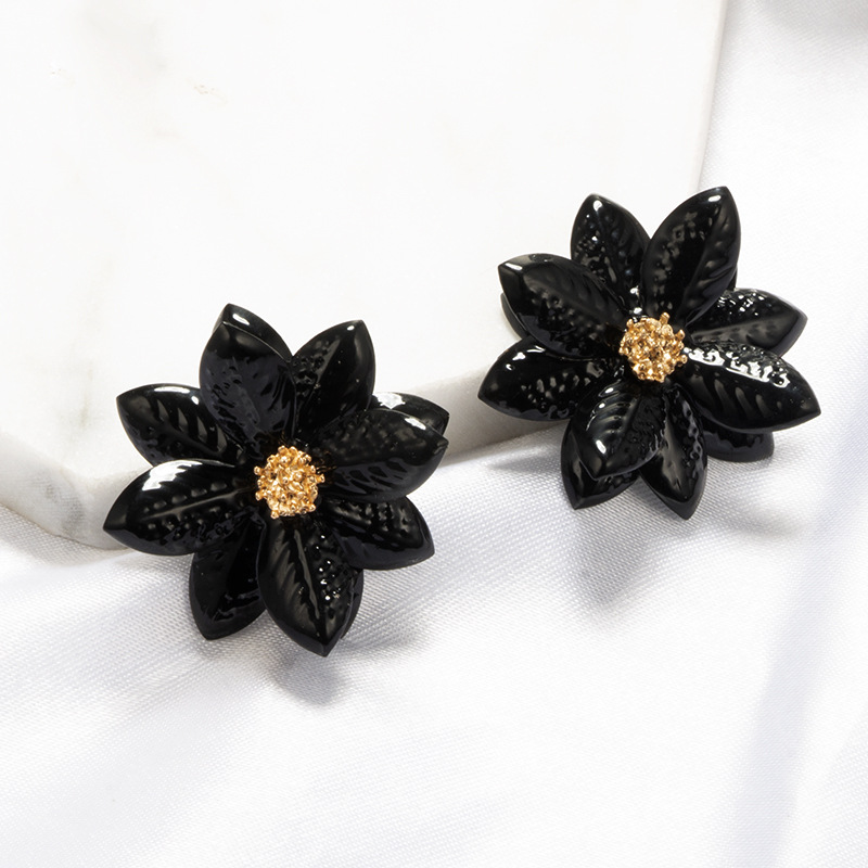 New Fashion Three-dimensional Acrylic Flower Petal Girl Black Earrings display picture 1