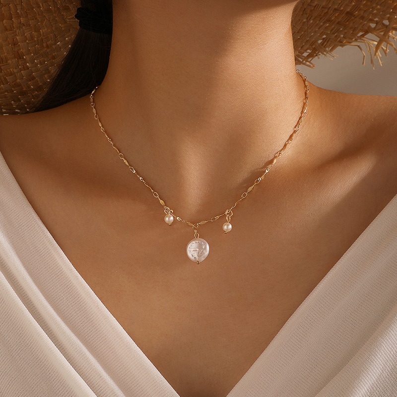 Simple Retro Shaped Pearl Necklace display picture 1