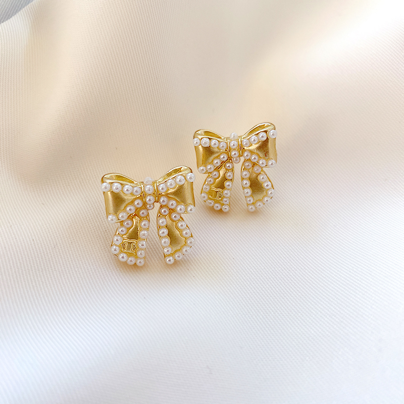 Pearl Bow Earrings display picture 5