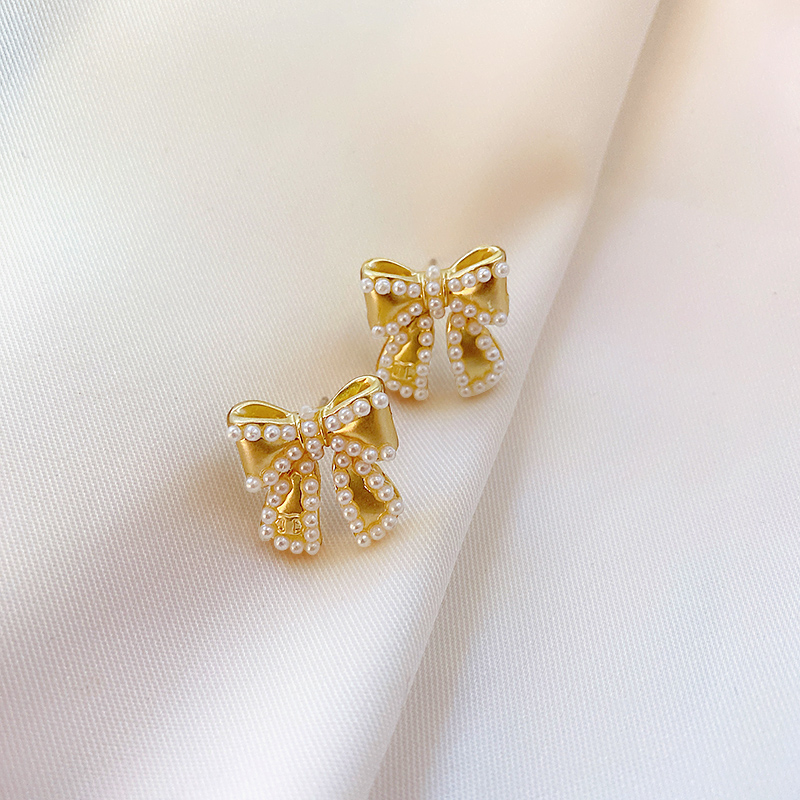 Pearl Bow Earrings display picture 6