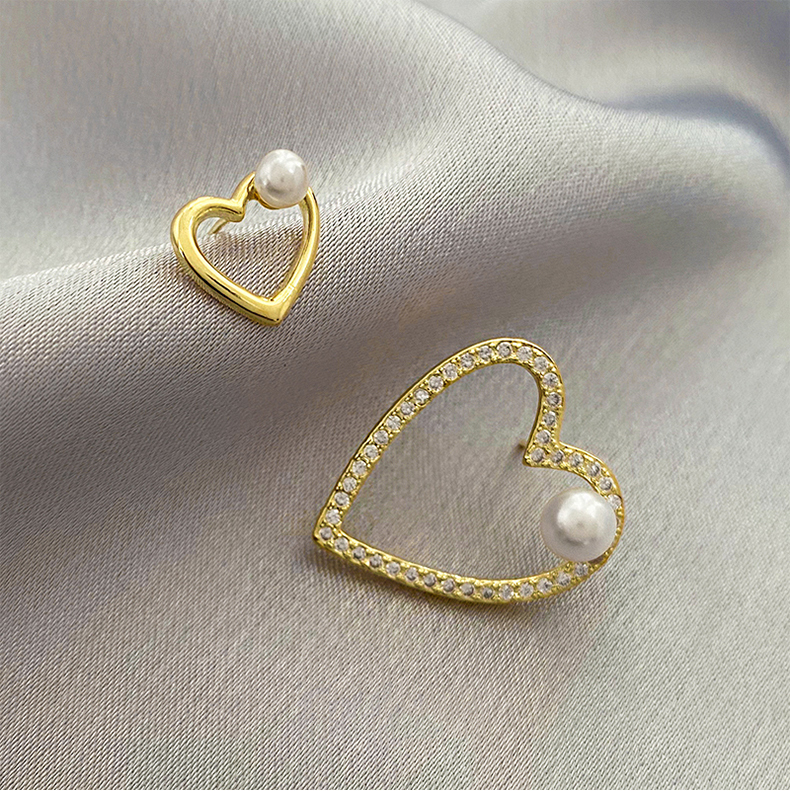 Simple Pearl Love Earrings display picture 7