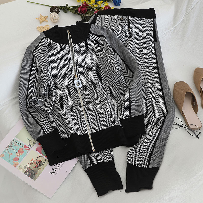Women's Casual Spiral Stripe Knitted Fabric Rib-knit Pants Sets display picture 2