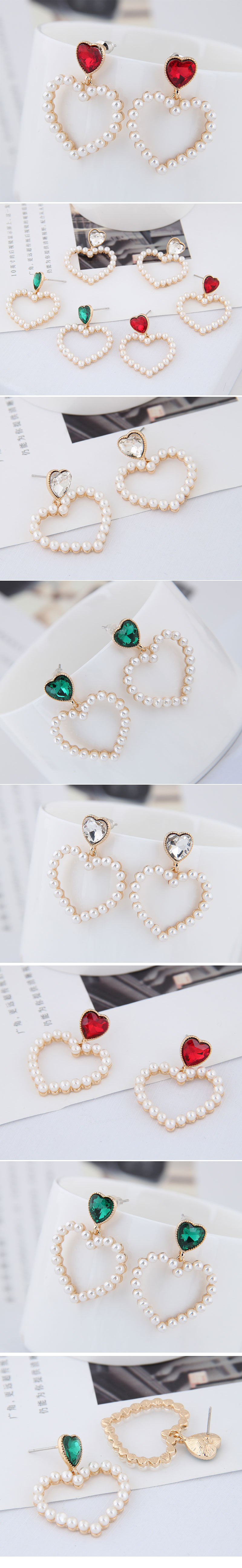 Boutique Korean Fashion Metal Sweet Peach Heart Pearl Stud Earrings display picture 1