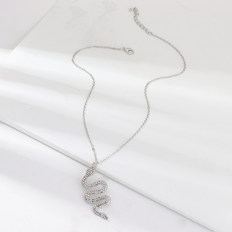 Creative Pop Snake Necklace Metal Diamond Pendant Nhnz203464 display picture 5