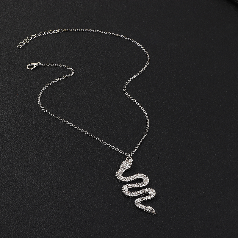 Creative Pop Snake Necklace Metal Diamond Pendant display picture 7