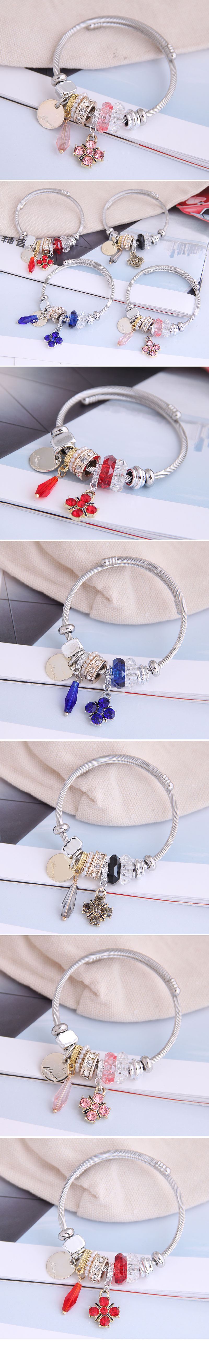Fashion Metal Wild Pan Dl Simple And Wild Shine Four-leaf Clover Pendant Multi-element Accessories Personalized Bracelet Wholesale Nihaojewelry display picture 1