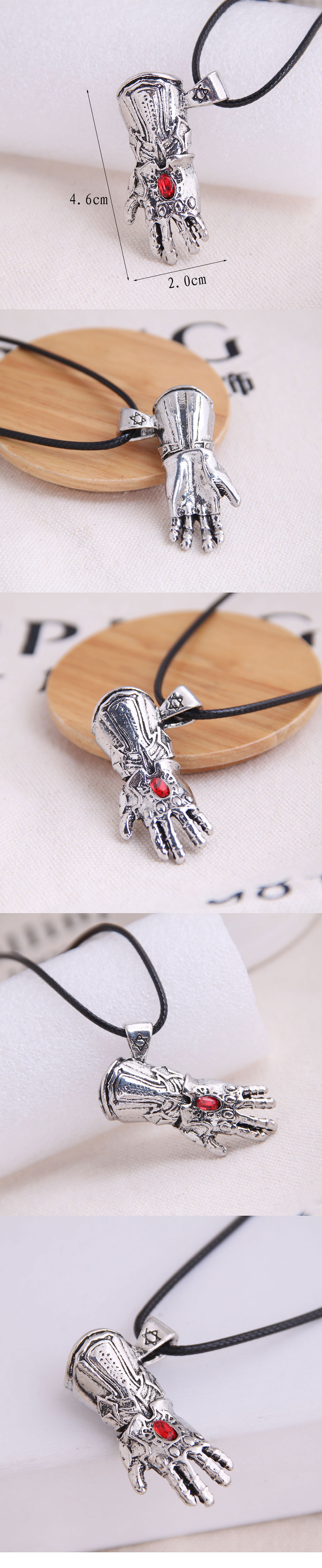 Fashion Retro Iron Hand Trend Men's Domineering Retro Exaggerated Necklace Wholesale Nihaojewelry display picture 1