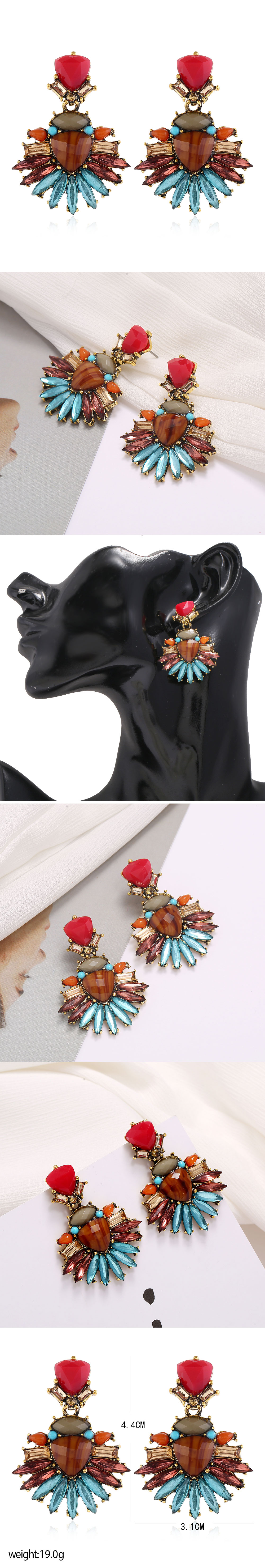 Mode Métal Simple Couleur Gemmes Tempérament Boucles D&#39;oreilles Exagérées En Gros Nihaojewelry display picture 1