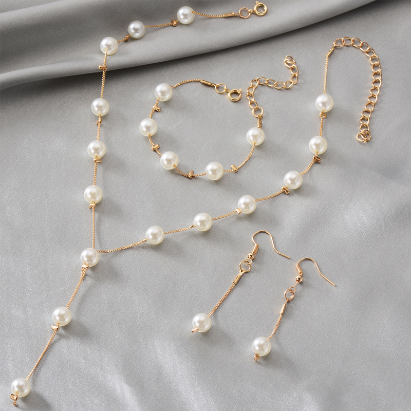 Fashion Women's Pearl Necklace Earrings Bracelet Set Sweet Ol Elegant Pearl Simple Temperament Necklace Set display picture 2