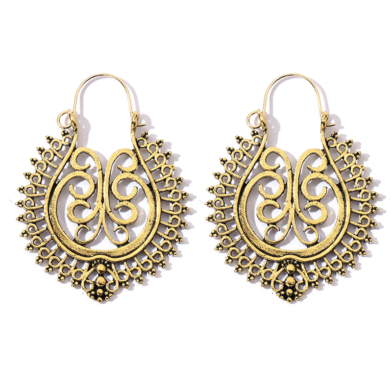 Retro Ethnic Style Earrings Fashion All-match Alloy Geometric Hollow Gold Exaggerated Long Earrings Wholesale Nihaojewelry display picture 5