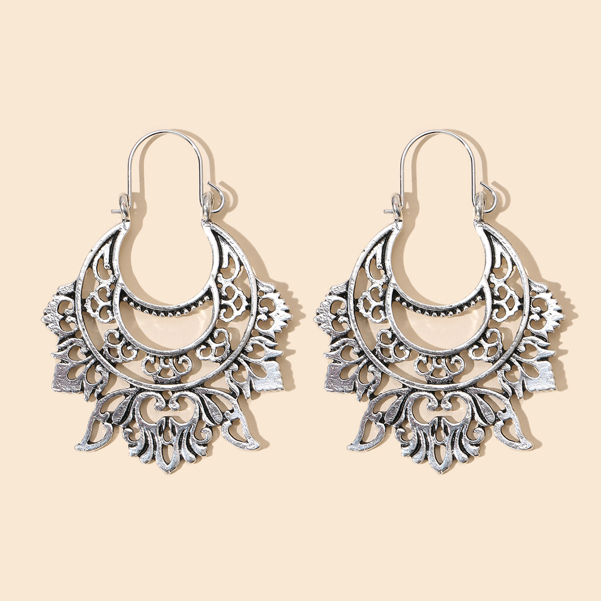 Retro Ethnic Style Earrings Fashion All-match Alloy Geometric Hollow Gold Exaggerated Long Earrings Wholesale Nihaojewelry display picture 16