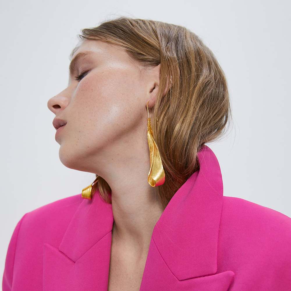 Mode Übertrieben Legierung Ohrringe Für Frauen display picture 1