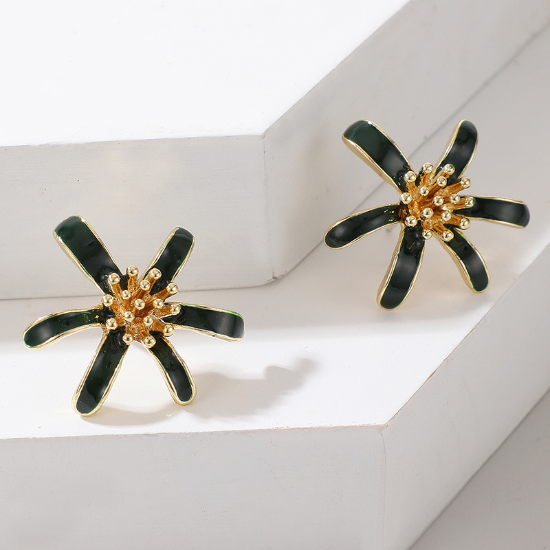 S925 Silver Needle Niche Aura Dark Green White Drip Glaze Flowers Simple Earrings display picture 3