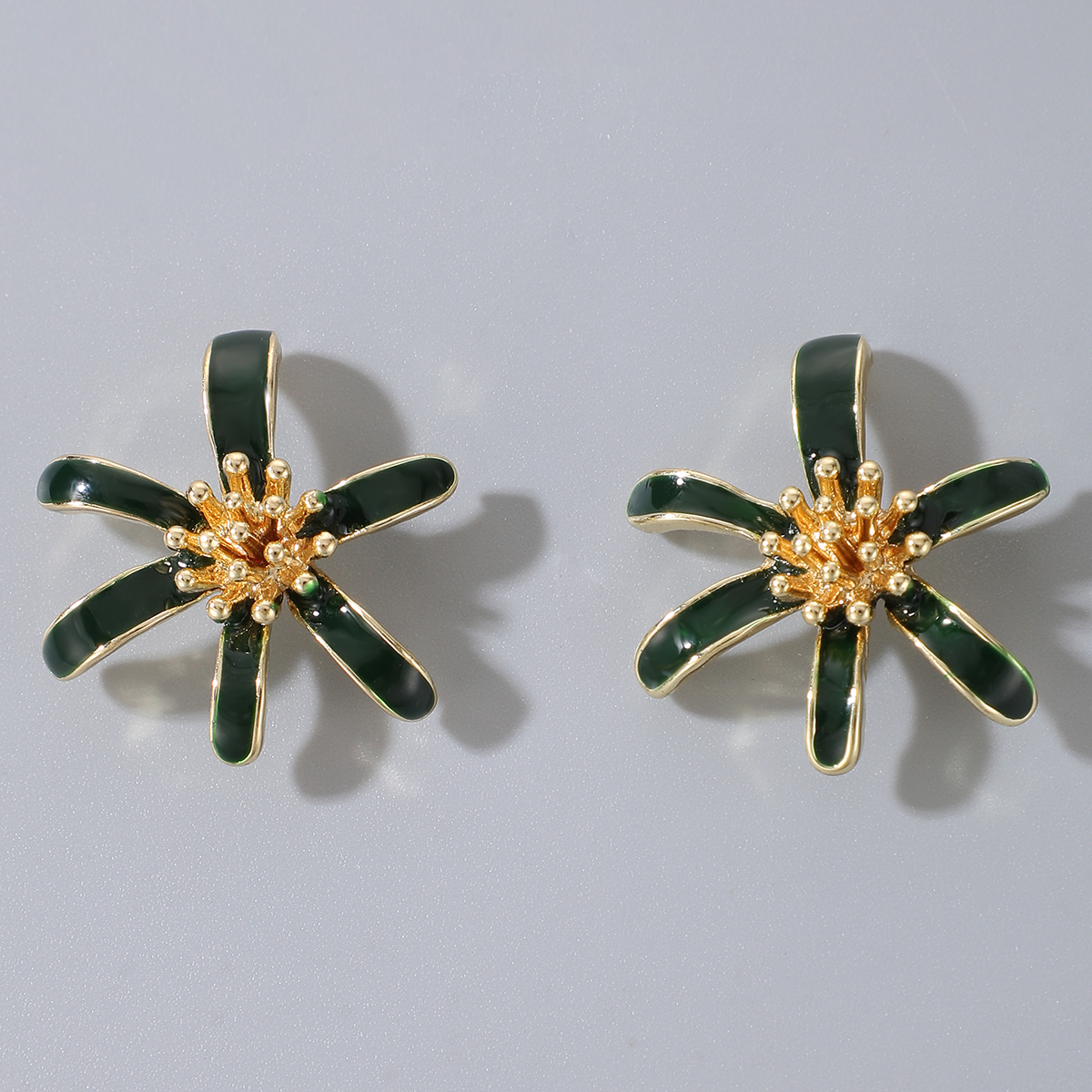 S925 Silver Needle Niche Aura Dark Green White Drip Glaze Flowers Simple Earrings display picture 5