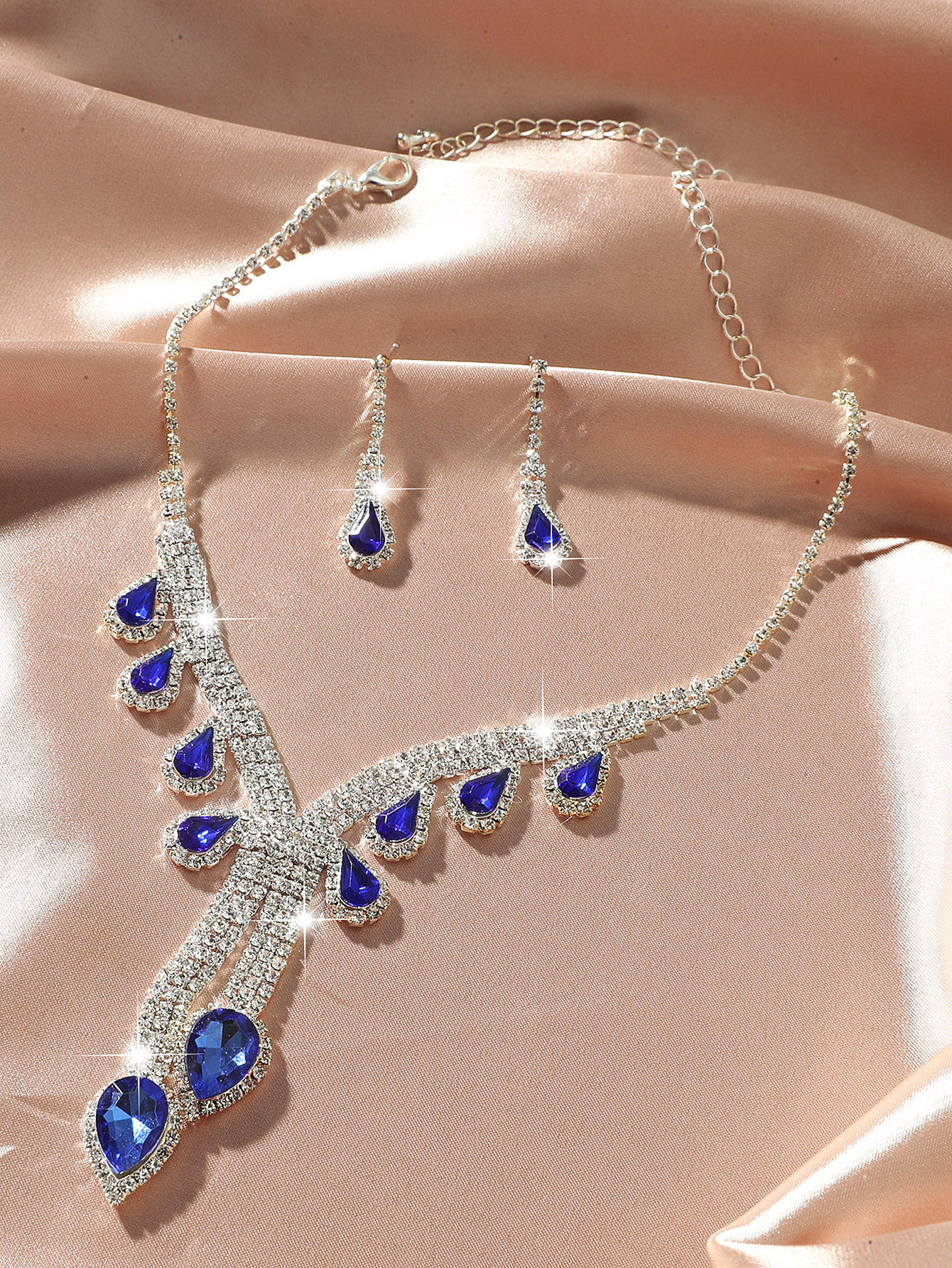 Conjunto De Collar Y Aretes De Aleación De Diamantes De Imitación Para Mujer display picture 3