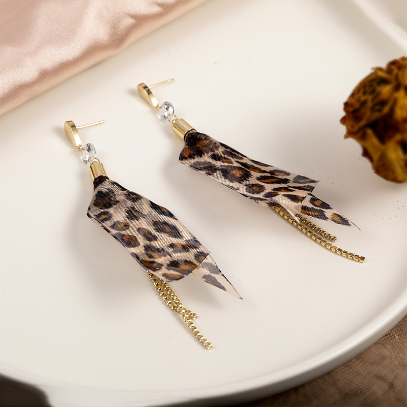 Leopard Gauze Fringed Earrings Niche Design Fashion Hong Kong Style Earrings display picture 1