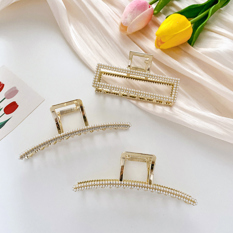 Korean Alloy Grabbing Clip Geometric Double Drainage Diamond Pearl Hair Clip display picture 9