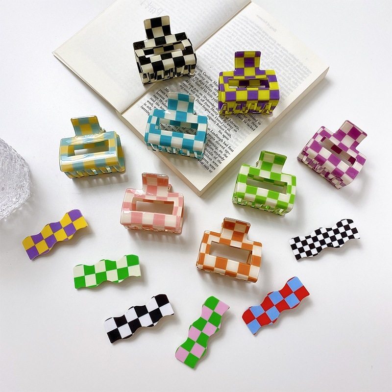Pvc Material Black And White Checkerboard Square Acrylic Hair Shark Clip display picture 1