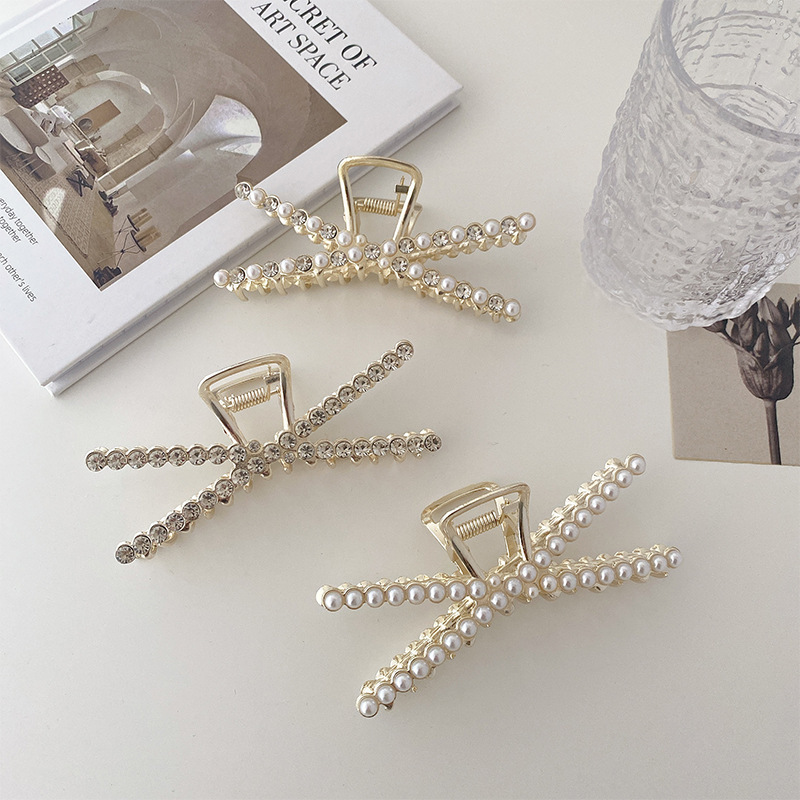 Korea Alloy Pearl Rhinestone X-shaped Gripping Clip Cross Hairpin Back Head Shark Clip display picture 1