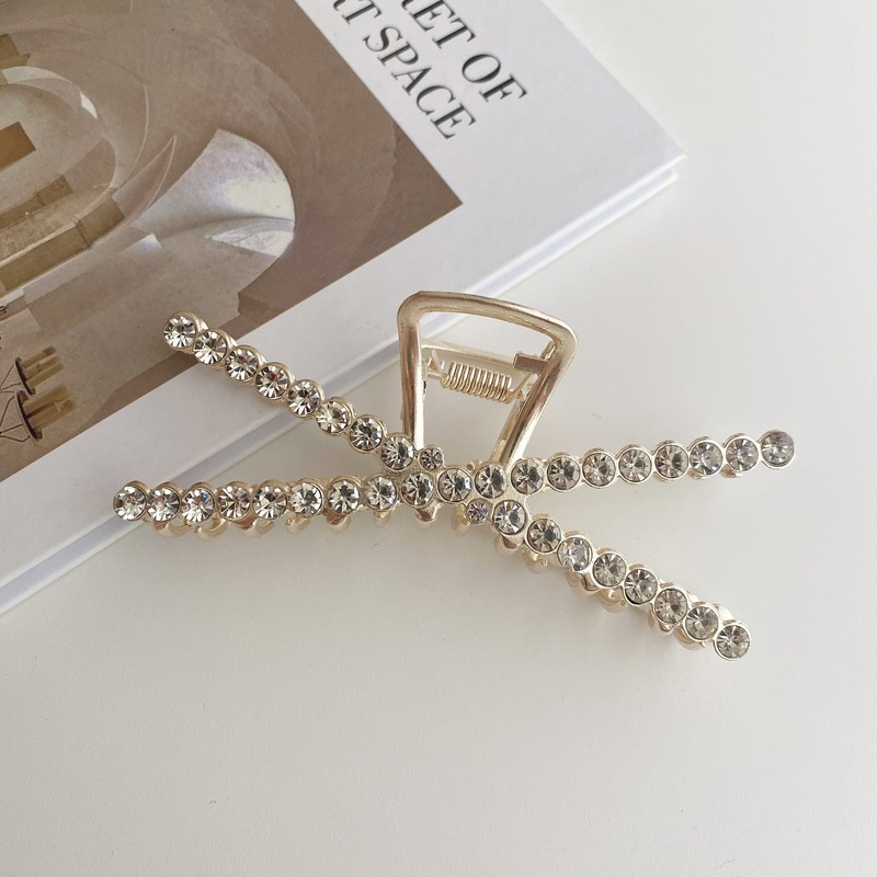Korea Alloy Pearl Rhinestone X-shaped Gripping Clip Cross Hairpin Back Head Shark Clip display picture 7