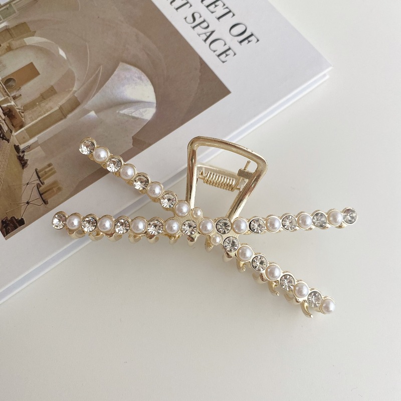 Korea Alloy Pearl Rhinestone X-shaped Gripping Clip Cross Hairpin Back Head Shark Clip display picture 8