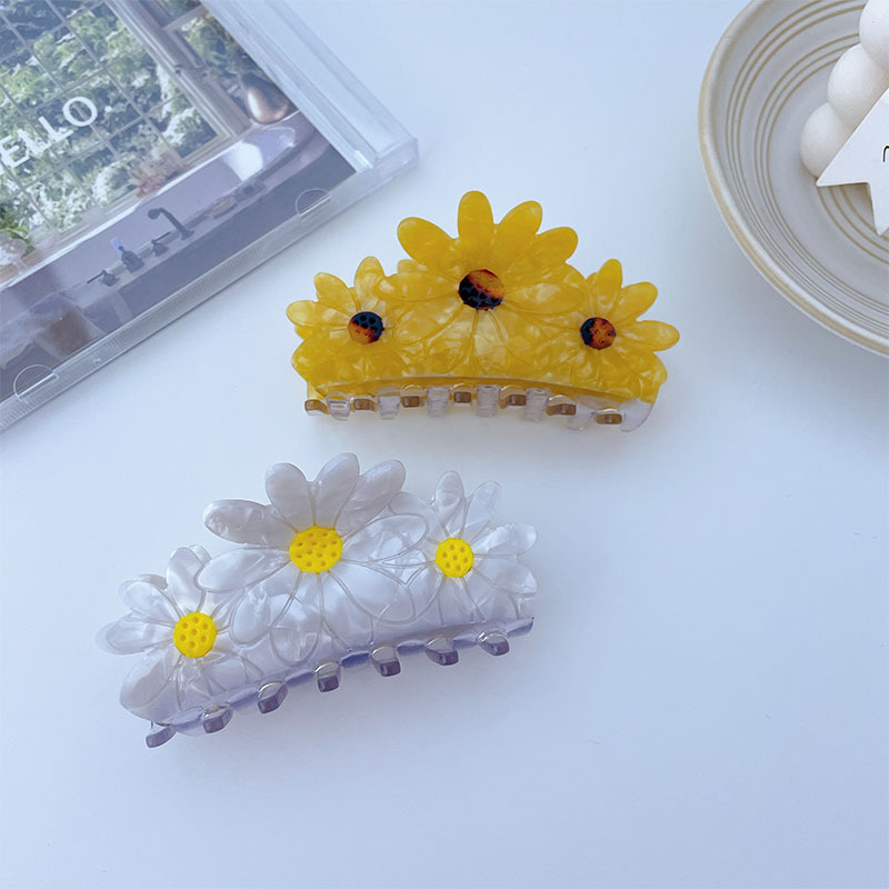 French Fresh Daisy Back Head Grabbing Clip Super Fairy Simple Hairpin Ponytail Hair Shark Clip Large Hairpin Headdress display picture 2