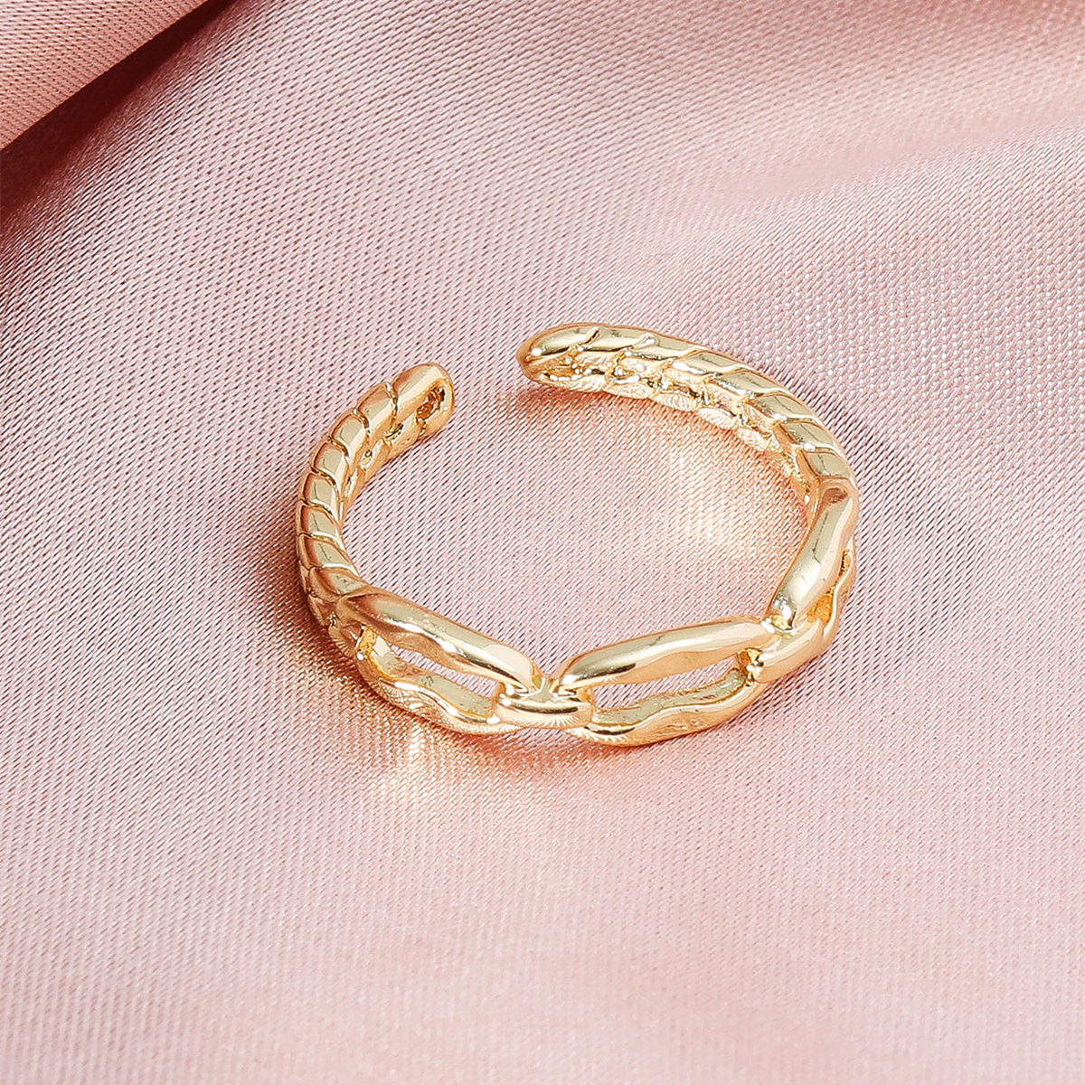 Retro Twist Copper Ring Trend All-match Fashion Ring display picture 1