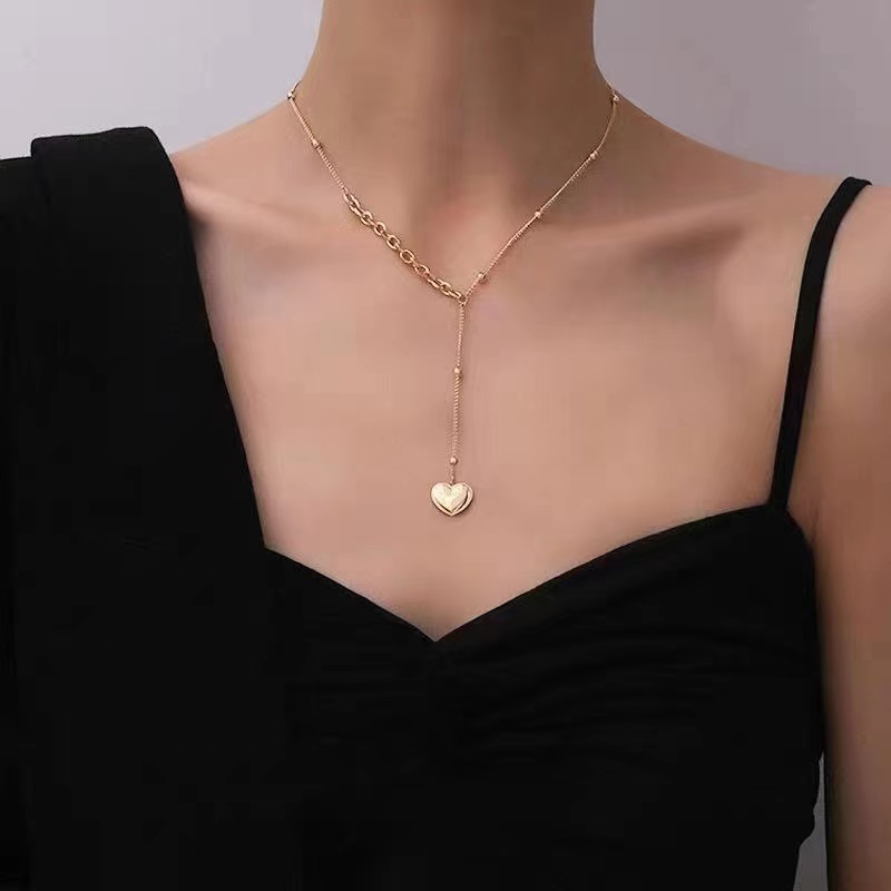 Korean Simple Clavicle Chain Temperament Stainless Steel Necklace display picture 1