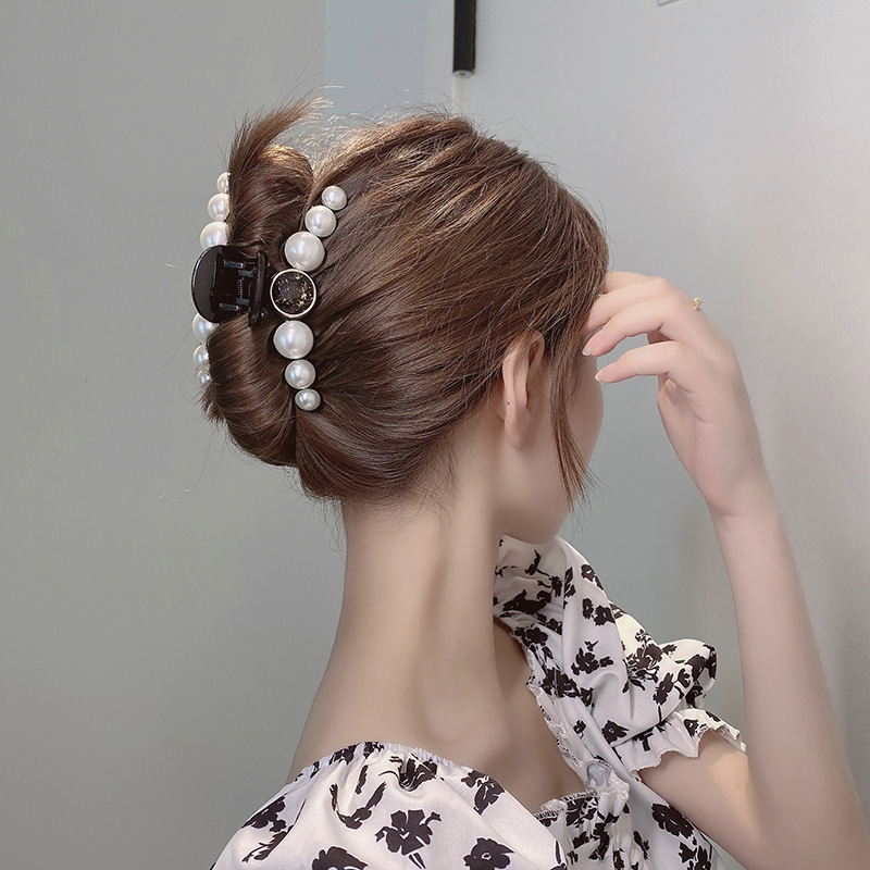 Koreanische Mädchen Perle Haarspange Hintere Kopfplatte Haarfangclip Weibliche Haarspange Großer Haifischclip display picture 1